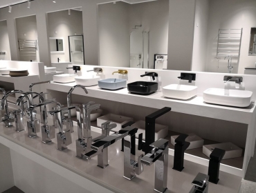 Cửa hàng thiết bị vệ sinh cao cấp và đa dạng sản phẩm - SENGROUP